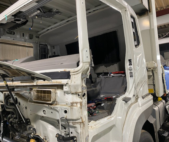 トラック鈑金・架装修理